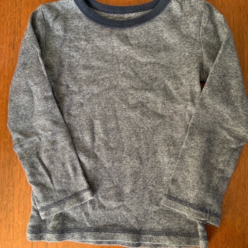 🍓3/$10 H&M Navy Long Sleeve Tee with Crew Neck size 2-4Y
